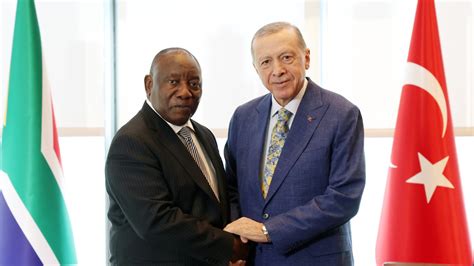E­r­d­o­ğ­a­n­ ­G­ü­n­e­y­ ­A­f­r­i­k­a­ ­C­u­m­h­u­r­b­a­ş­k­a­n­ı­ ­R­a­m­a­p­h­o­s­a­ ­i­l­e­ ­g­ö­r­ü­ş­t­ü­